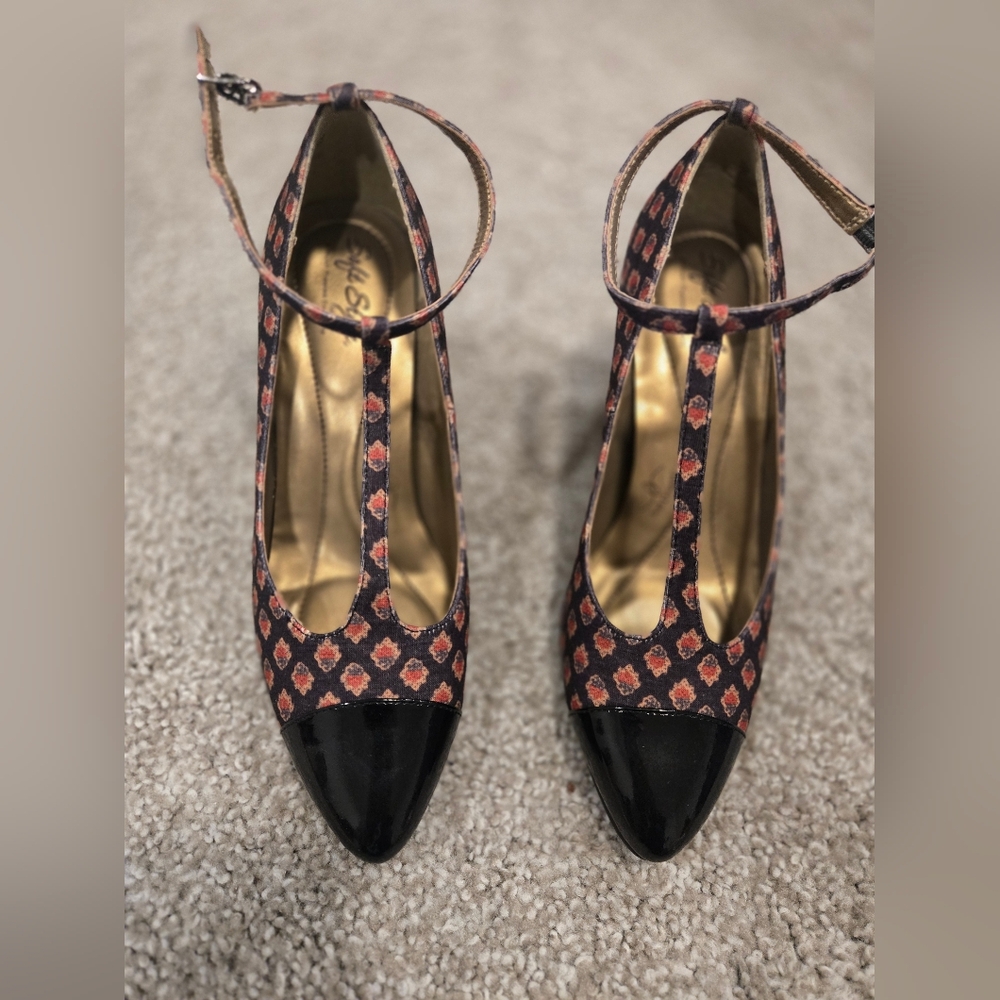 Retro Black and Pink Heels.